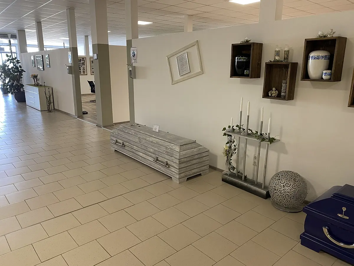 Innenansicht Bestattung Marcus Biermeier in Kelheim